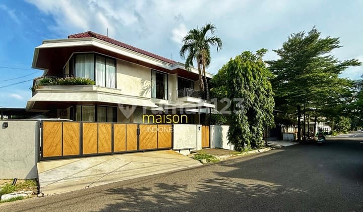 Rumah Cantik Siap Huni 5 Kamar Tidur Kawasan Nyaman