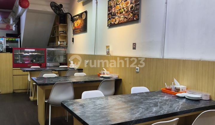 For Rent: Ruko in Sunter by the Main Road, Former Restaurant, Suitable for Business, Near Kelapa Gading, Kemayoran, Cempaka Putih