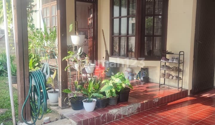 Rumah Strategis 2 Lantai di Bintaro Sektor 2, Komplek Walet