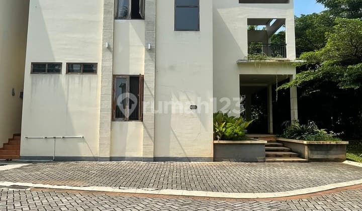 Rumah Hook Siap Huni Dijual di Bintaro Sektor 9