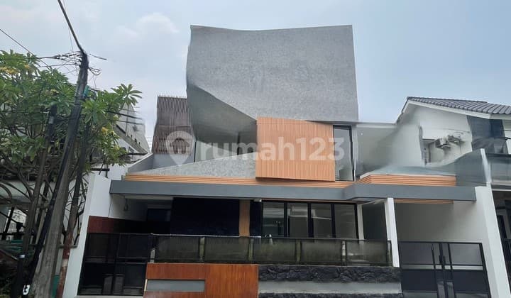 Jual Rumah Ada Kolam Renang di Mertilang Bintaro Sektor 9