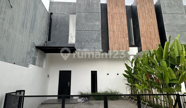 Rumah Mewah Solo Baru Dekat Pakuwon Mall Grogol