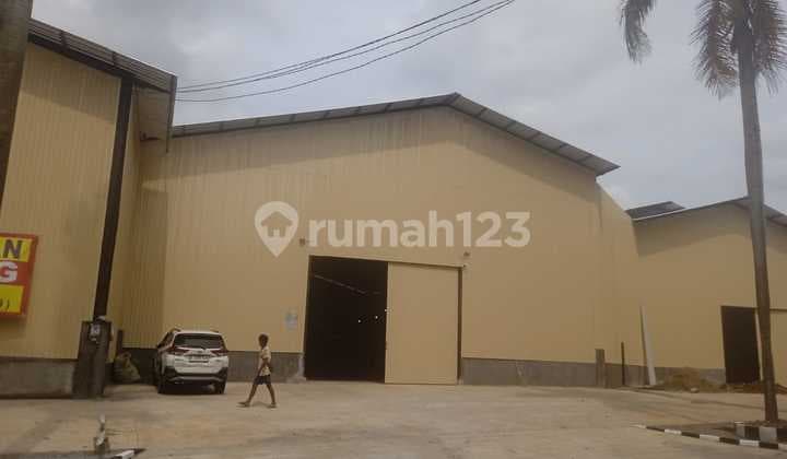 Large Warehouse 1625 M2 Near Kebon Jeruk Kedoya Toll Road Ready for Use
