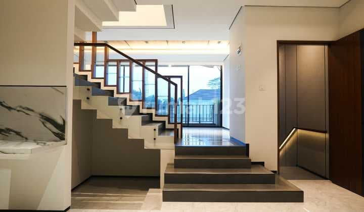 Rumah 3 Lantai Baru Minimalis di Setra Duta, Bandung