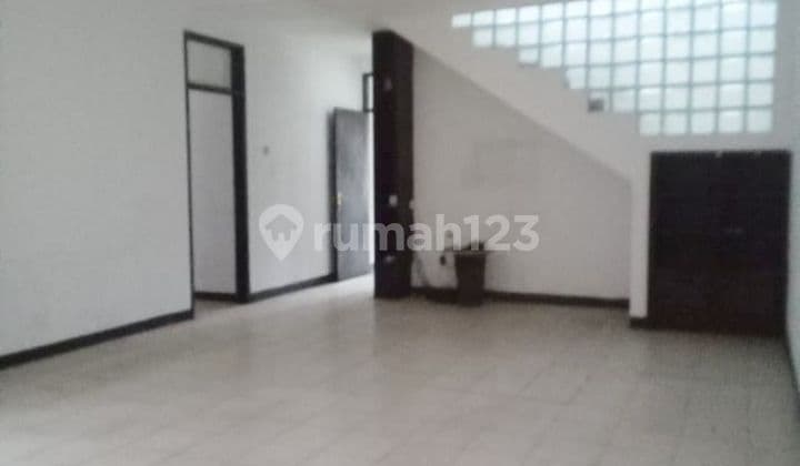 Rumah 2 Lantai Di Sayap Surya Sumantri Shm Timur