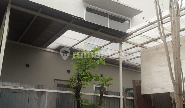 Rumah 2 Lantai di Sayap Pajajaran SHM Barat Daya