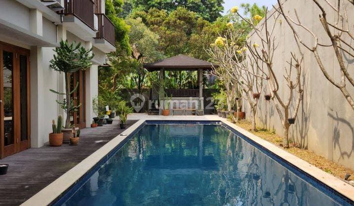 Rumah Lux di Sayap Hegarmanah 2 Lantai SHM Barat Daya