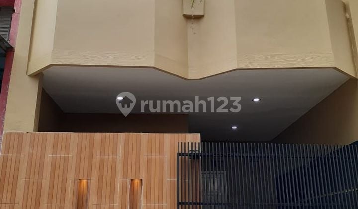 Rumah Bagus di Perumahan Gempol Sari 2 Lantai SHM Selatan