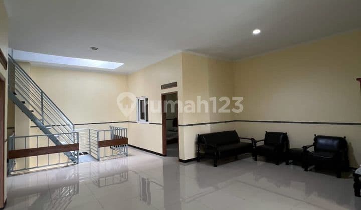 Rumah Bagus di Bukti Sariwangi SHM 2 Lantai