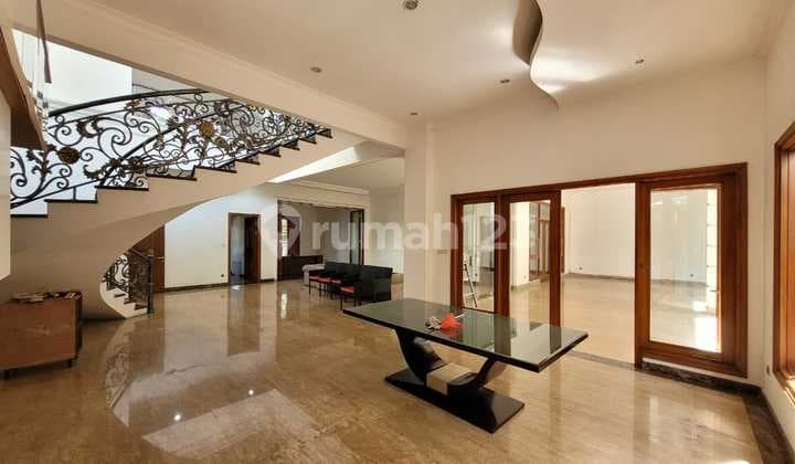 Rumah Mewah 2 Lantai Di Komplek Dadali, Shm