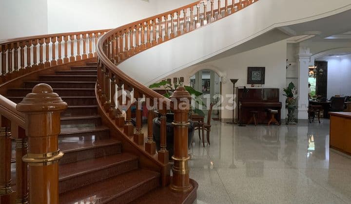 Rumah Mewah 2 Lantai Di Sayap Jl. Asia Afrika Shm