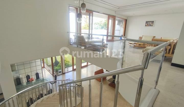 Rumah 2 Lantai Di Hegarmanah Shm Bagus Barat