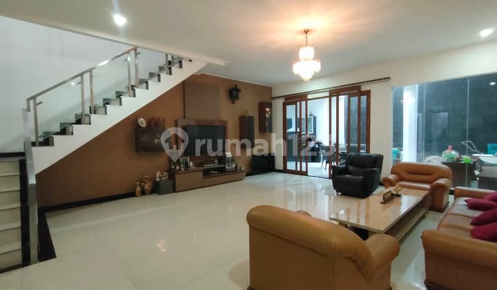 Luxurious Minimalist House in North Bandung, Padalestari Complex, SHM