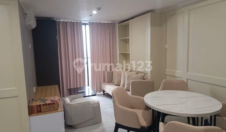 Jual Cepat Apartemen Collins Boulevard 3br Semi Furnished Bagus