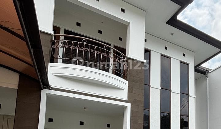Semi-Furnished House in Batununggal Complex, Batununggal Bagus with SHM - Certificate of Ownership