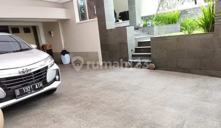 Rumah Bagus 2 Lantai Di Istana Regency Pasteur Shm
