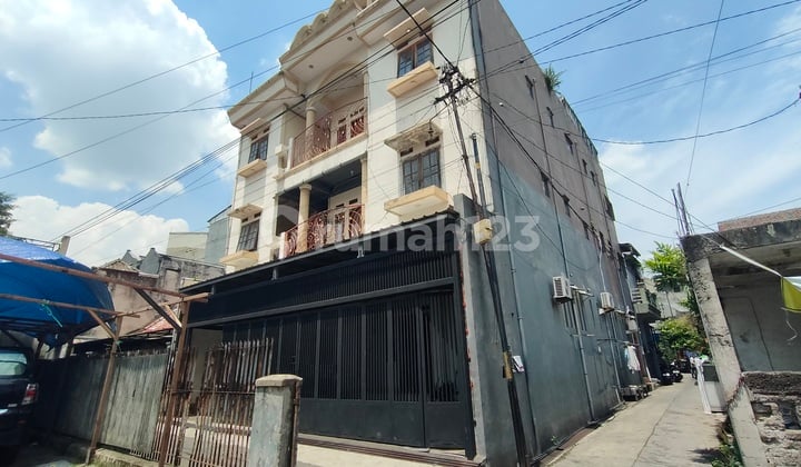 Rumah Tinggal & 30 Kamar Kost Di Sayap Jl. Dulatip Pasar Baru, Shm