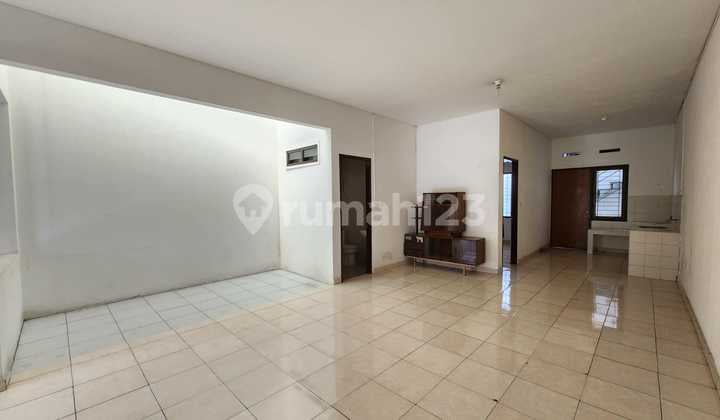 Ready-to-Occupy House in Mekar Wangi Complex, Certificate of Ownership (SHM), Near Moh Toha Toll Exit.