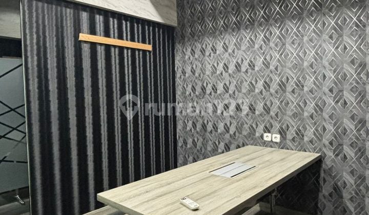 Ruang-Usaha, 3,5 Lantai, di Bkr