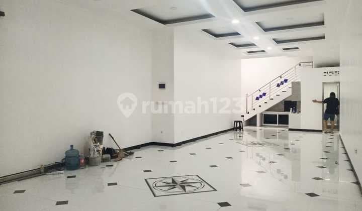 Rumah 3 Lantai Bagus Baru Sayap Otista