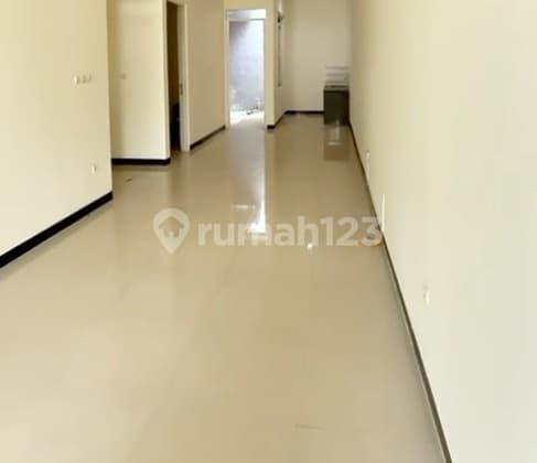 Rumah 1 Lantai di Taman Kopo Indah 5