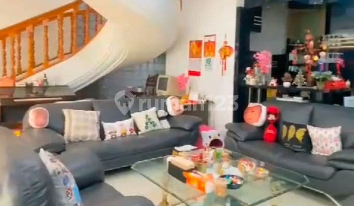 Nice 2-Story Furnished House with SHM, Riau Wing, Bandung