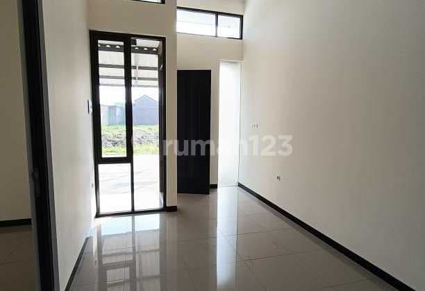 Rumah Baru TKI 5 Gardenville Bagus Unfurnished SHM Taman Kopo Indah, Bandung