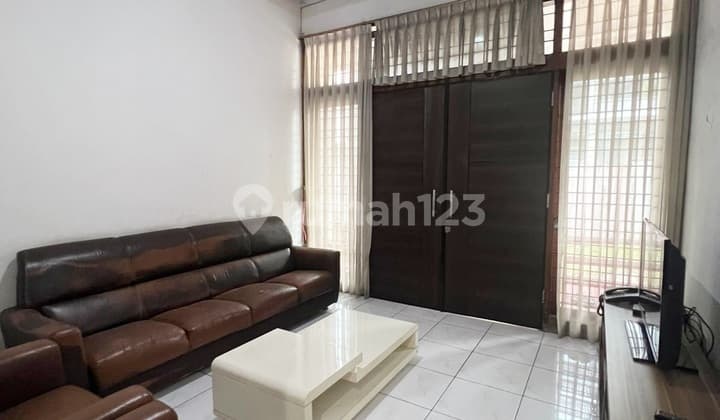 Rumah Besar Sriwijaya Mainroad Posisi Hook Cocok untuk Kantor dan Usaha