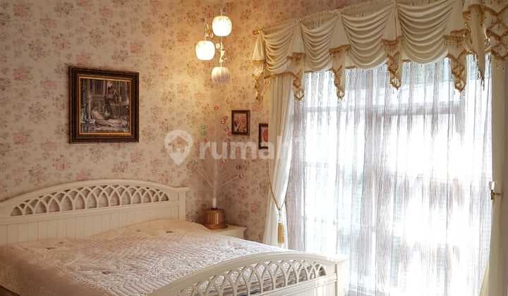 Rumah Full Furnish Vintage Setramurni Siap Huni Taman Depan & Belakang