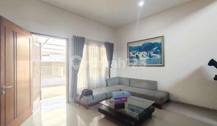 Rumah 2 Lantai Ancol Timur SHM Semi Furnished Legalitas Aman Jarang Ada