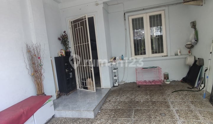 Dijual Rumah Metro Permata , Dekat Metland Puri, Green Lake City, Jakarta Barat