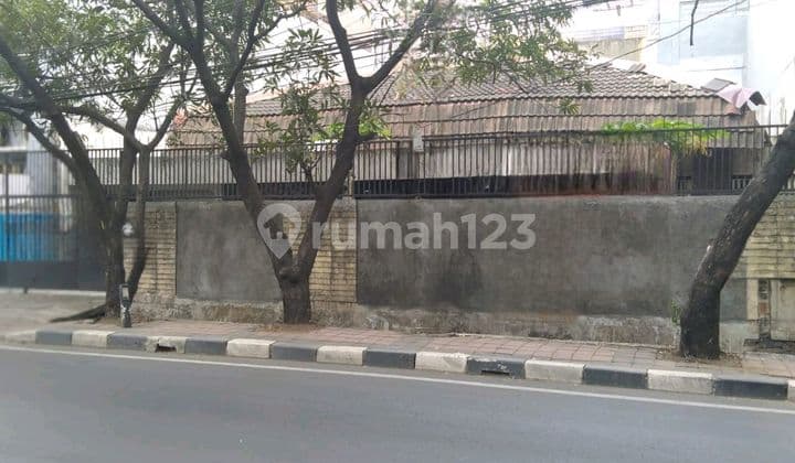 For Sale Old House / Land Plot in Gandaria Garden, Kebayoran Lama, Near Pakubuwono Apartment, South Jakarta