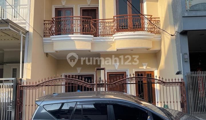 Dijual Rumah Taman Palem Lestari , Dekat Citra Garden, Jakarta Barat