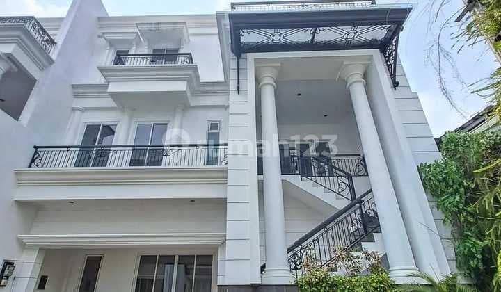 Dijual Exlusive Town House Strategis, Cilandak Jakarta Selatan