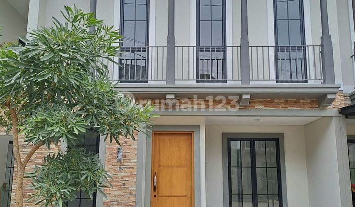 Rumah Modern Exlusive Nempel ke Lebak Bulus