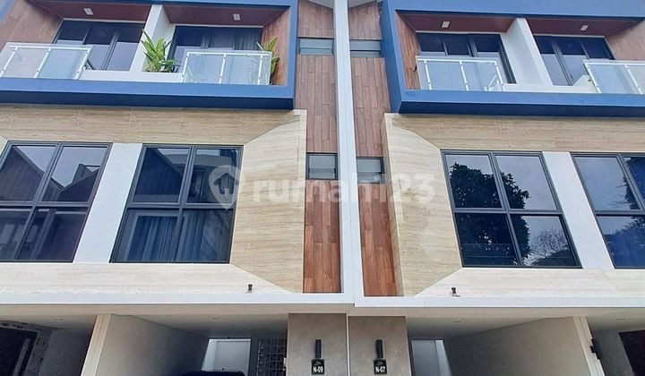 Strategic Apart House Near MRT in South Jakarta