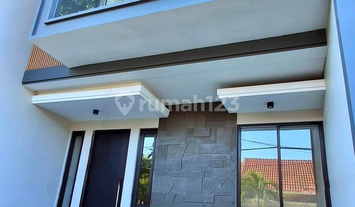 Rumah Baru Manyar Tritoyoso Surabaya Siap Huni
