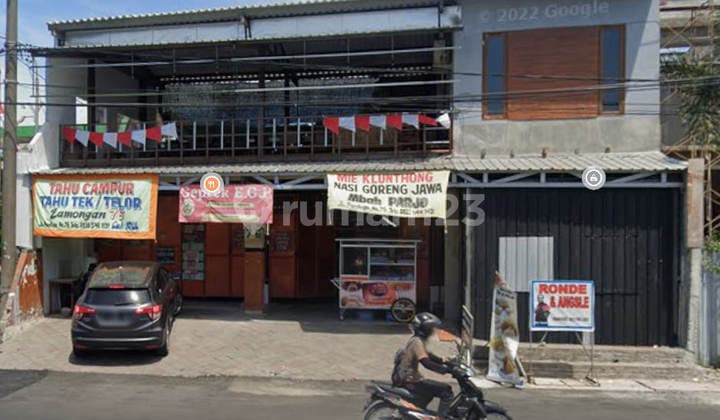 For sale on Raya Pandugo, a suitable location for business.