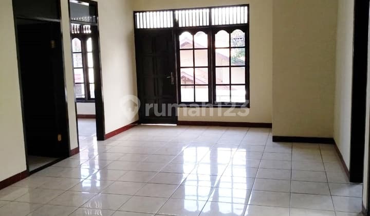 Rumah Komplek Margahayu Raya