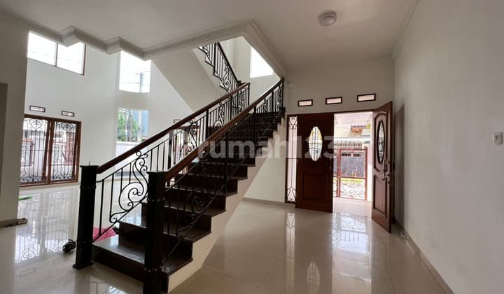 Rumah Bagus Unfurnished di Tki 3 , Bandung