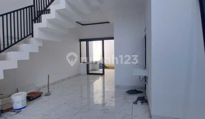 Turun Harga Rumah Unfurnished di Kembar , Bandung