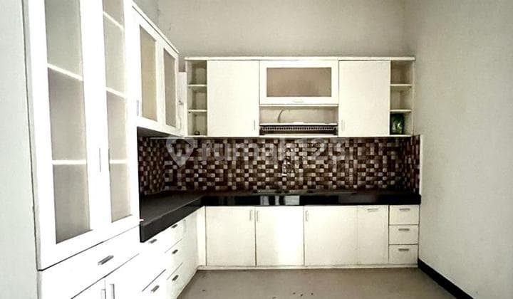 Jual Rumah Setraduta Hitung Tanah