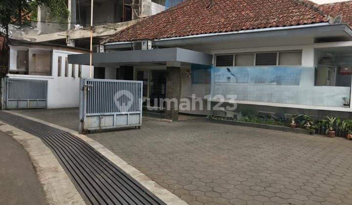 Jual Murah Rumah Strategis untuk Kantor Lokasi Eksklusif Sayap Riau