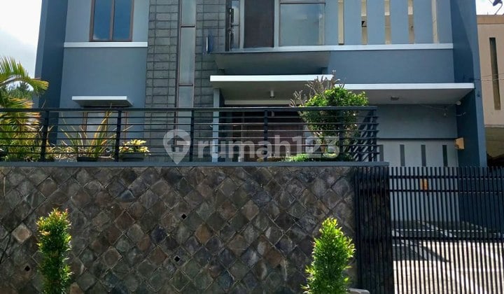 Rumah Asri dan Sejuk Siap Huni di Pondok Hijau