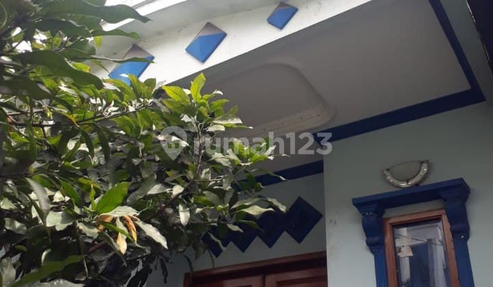 Rumah Strategis Posisi di Jalan Utama Komplek Kiarasari Cocok untuk Usaha Juga