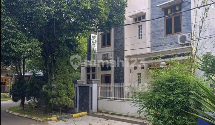Murah.... Rumah Hook 2 Lantai di Batununggal Siap Huni