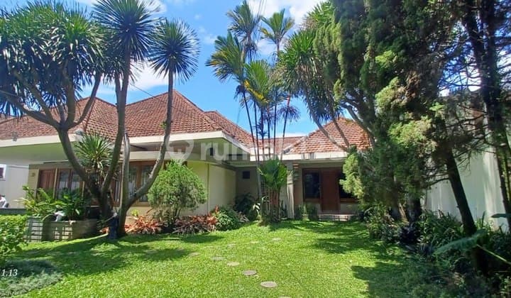 Rumah Strategis Dekat Pusdai dan Gedung Sate, Cocok untuk Hunian dan Usaha