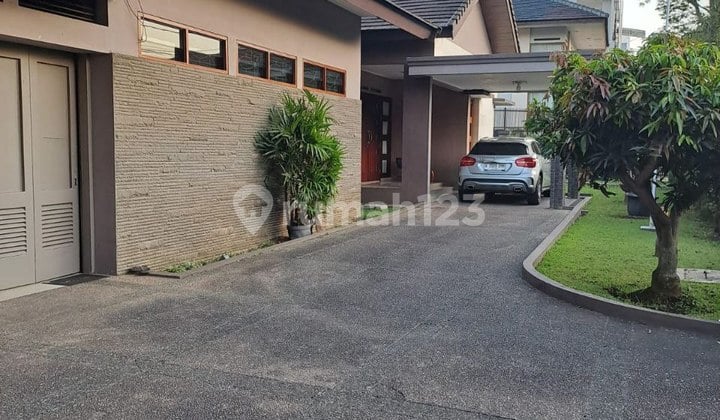 Turun Harga Rumah Mewah dan Besar di Tubagus Ismail Dago