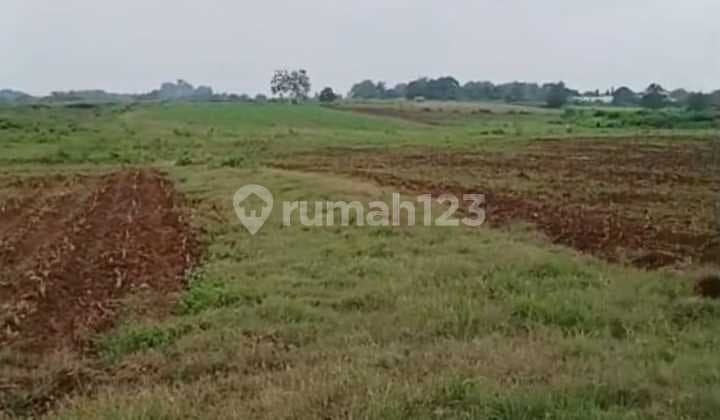 Dijual Tanah Padat, Tegalan, Siap Bangun, Perlu Urug Sedikit di Zona Industri, Ada Izin di Subang