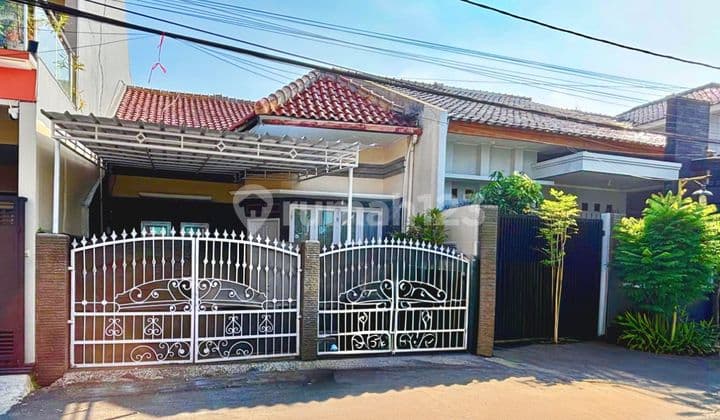 Fully Furnished, Flood-Free, Ready-to-Occupy House for Rent at Kiarasari Complex, Behind Samsat Soekarno Hatta.